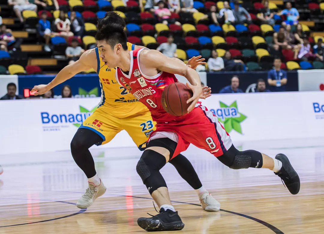 阵容齐整，球队实力雄厚，一路胜券在握